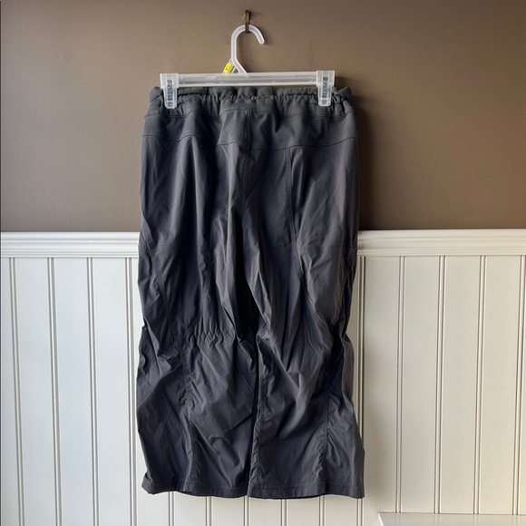 Lululemon Dance Studio Crop Pants Size 8 - Picture 8 of 9